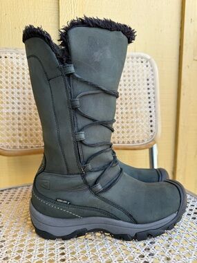 Keen Winter Boots Womens size 6.5